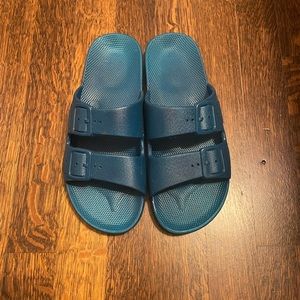 Freedom Moses sparkly dark greenish blue slides size 38/39